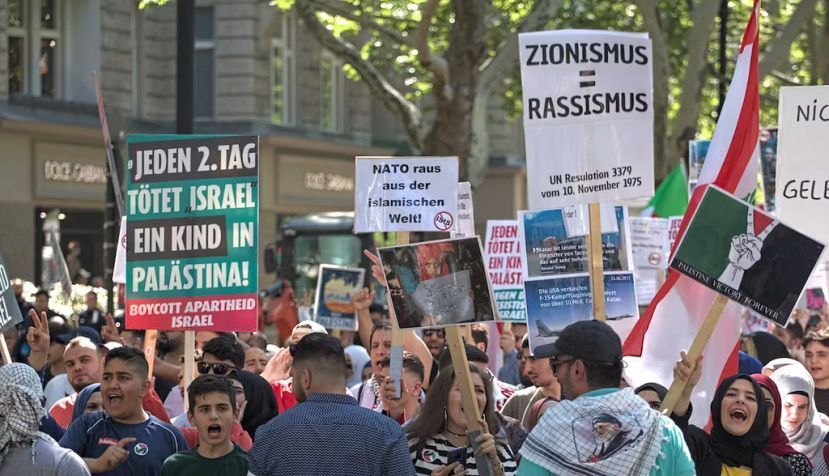 Protesta contra Israel en Berlín (Alemania). Alexanderboehm / Shutterstock
