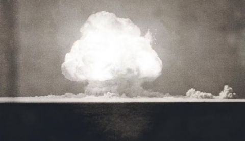 Explosión de la bomba atómica Trinity, del Proyecto Manhattan, el 16 de julio de 1945. Everett Collection / Shutterstock