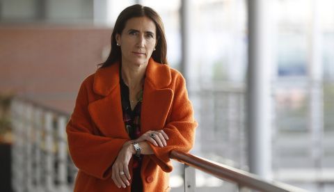MADRID, 16/12/2019.- La presidenta de la cumbre del clima de Madrid (COP25) y ministra de Medio Ambiente de Chile, Carolina Schmidt, posa durante una entrevista con Efe en la que ha asegurado que no está satisfecha con sus resultados, a pesar de que "hemos puesto corazón y esfuerzo por buscar acuerdos". EFE/Juan Carlos Hidalgo