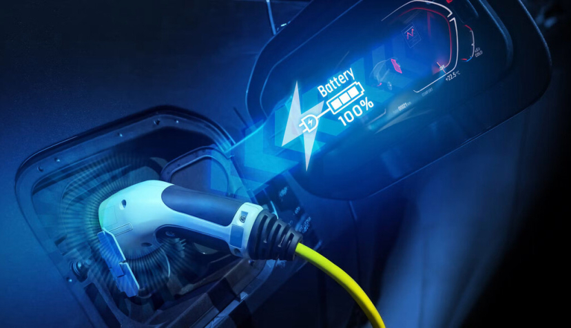Los motores eléctricos accionan vehículos, industria, dispositivos doméstico, etc. UKRID/Shutterstock