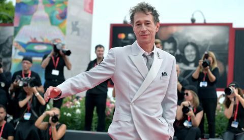 Bonello emociona en Venecia con «La Bête», un drama futurista sobre el miedo al amor