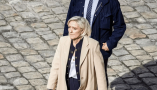 Marine Le Pen et vingt-trois autres responsables du RN ont été condamnés pour détournements de fonds publics le 31 mars 2025. Marine Le Pen (ici en photo lors d’une cérémonie aux Invalides en 2024) est désormais inéligible pour 5 ans.