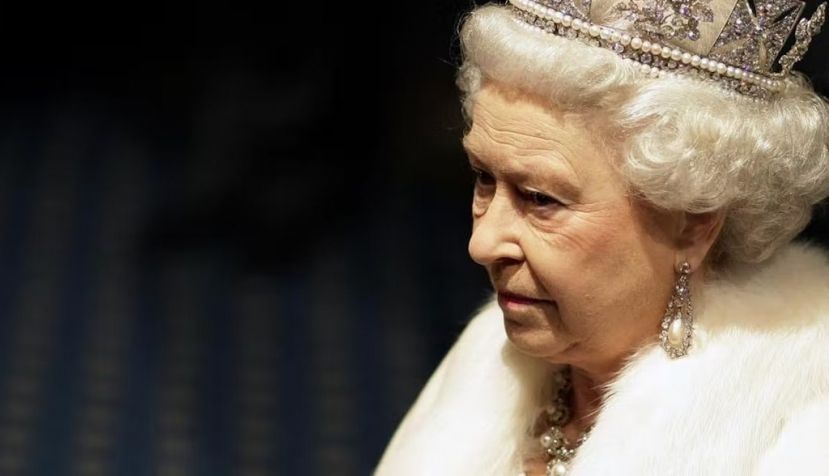 La reina Isabel II. The Royal Household