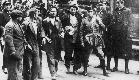 Prisioneros de la Guardia Civil y de Asalto en Asturias. / Wikipedia
