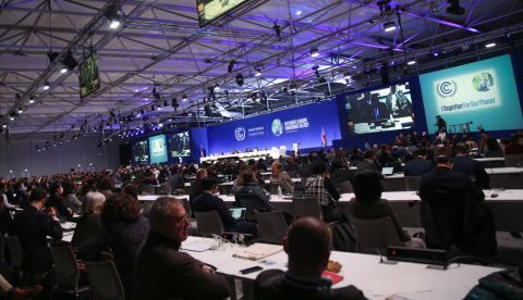 ültima sesión plenaria de la COP26. UNclimatechange / Kiara Worth, CC BY-NC-SA