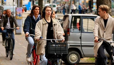 Hasta ahora, la vida en sociedad se ha basado en la confianza que nos profesamos mutuamente. Dutch_Photos/Shutterstock