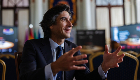 El Concurso Internacional de Piano 'Ciudad de Málaga', que celebrará del 19 al 27 de junio su tercera edición, nació casi "como una locura", confiesa su fundador y director, el pianista Pablo Amorós, que ahora aspira a situarlo "entre los cinco o seis más importantes del mundo". EFE/ Carlos Diaz
