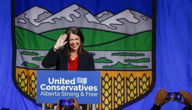 Danielle Smith celebrates after being chosen as the new leader of the United Conservative Party and next Alberta premier in Calgary, Alta., Thursday, Oct. 6, 2022. THE CANADIAN PRESS/Jeff McIntosh
