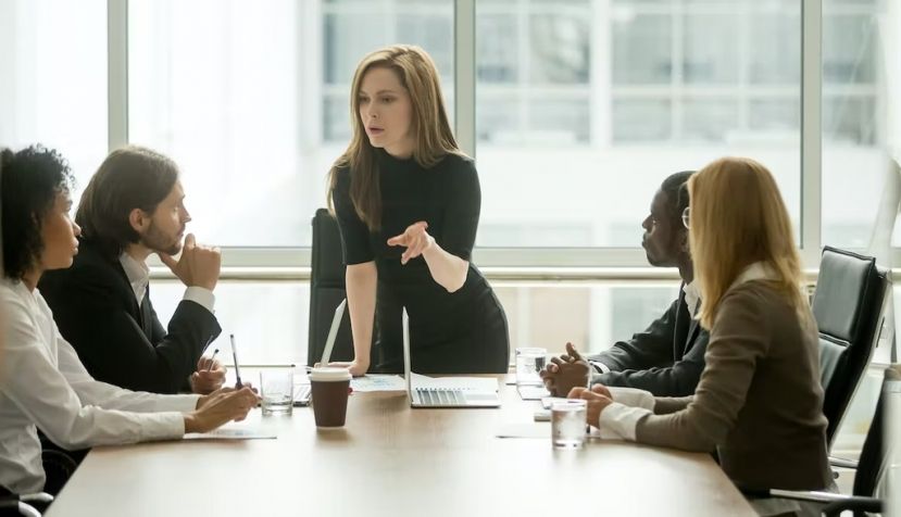 ¿Influyen los rasgos personales de los directivos en el riesgo de las empresas que gestionan?