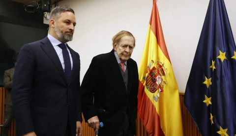 Moción sin emoción