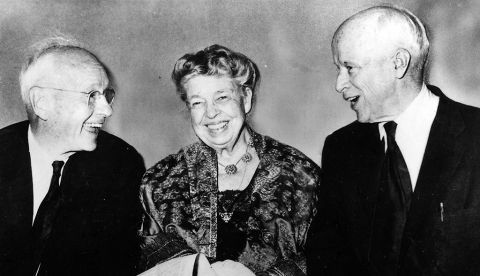 Eleanor Roosevelt, Norman Thomas y Alf Landon en la ciudad de Nueva York / Wikipedia