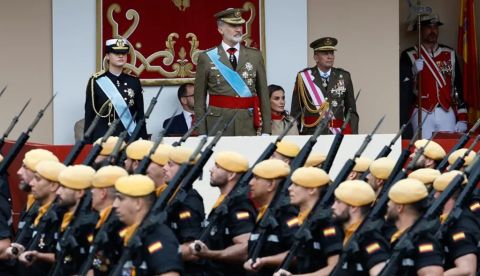 12 de octubre: desfile contra efeméride