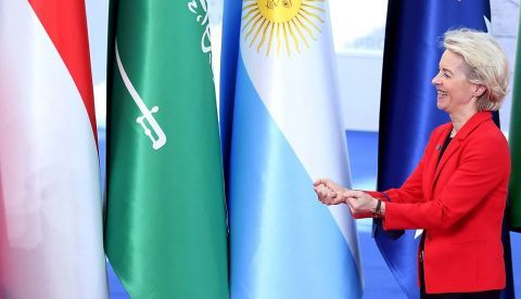 La UE avisa en la COP de que empezara a aplicar un arancel al CO2 “en tres años”