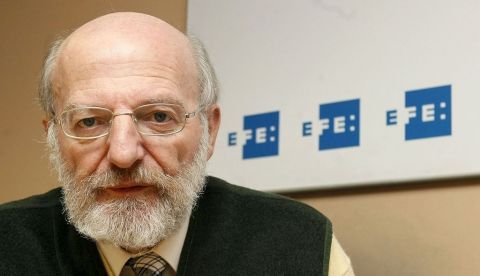 Dos ciclogénesis explosivas registradas en el norte de España en febrero y marzo de 2014 dejó al descubierto en San Vicente de la Barquera (Cantabria), después de sendos temporales, restos fósiles humanos que el antropólogo José María Ribero-Meneses ha datado en unos doscientos millones de años. EFE/ARCHIVO