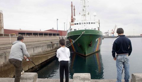 El buque "Esperanza" de la ONG ambientalista Greenpeace. EFE/Archivo