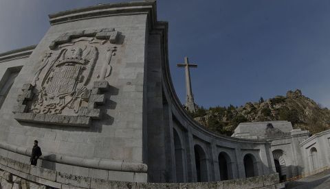 El peligro de negar el franquismo y el nazismo desde las instituciones