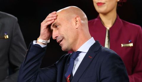 El beso de Rubiales o los cisnes unánimes de Rubén