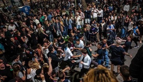 Aspecto de una calle de Barcelona la madrugada del domingo 9 de mayo de 2021. RTVE