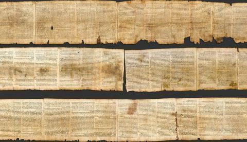 Reproducción fotográfica del Gran Rollo de Isaías, el mejor preservado de los rollos bíblicos encontrados en Qumrán. Wikimedia Commons / Ardon Bar Hama