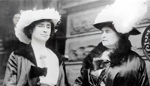 Helen Keller y Anna Sullivan en 1912.
