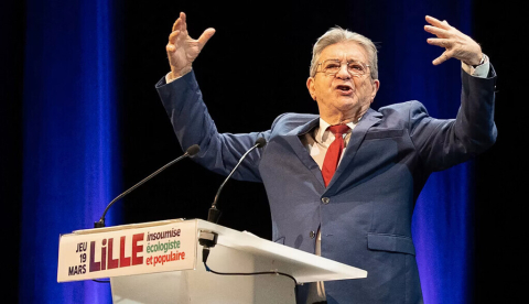 Jean-Luc Mélenchon, fundador de La France Insoumise (LFI), durante un mitin electoral en Lille (Nord), el 19 de marzo de 2026, víspera de la segunda vuelta de las elecciones municipales. Elise Houben/AFP