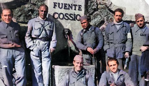 Fotografía de Julio Hernández Ibáñez de Garayo tomada en Madrid en 1936. Es el primero de la izquierda. / Web e-xiliad@s / Foto coloreada por El Obrero.