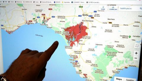 La revista "Nature Communications" presenta un nuevo estudio internacional realizado por Climate Central en el que se triplica (hasta los 300 millones) el número de personas que estarán expuestas en todo el mundo de una forma periódica a la subida del nivel del mar y a las inundaciones costeras que se van a registrar a causa del cambio climático. Los científicos han calculado que en España unas 210.000 personas corren el riesgo de sufrir inundaciones costeras en el año 2050, una cifra que se eleva a 340.000 en el año 2100. EFE/ Ángel Díaz 	   