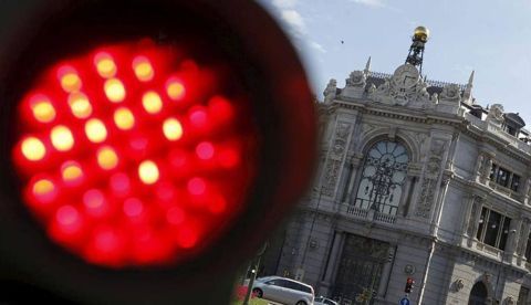 Encarando bulos: mejora la deuda española