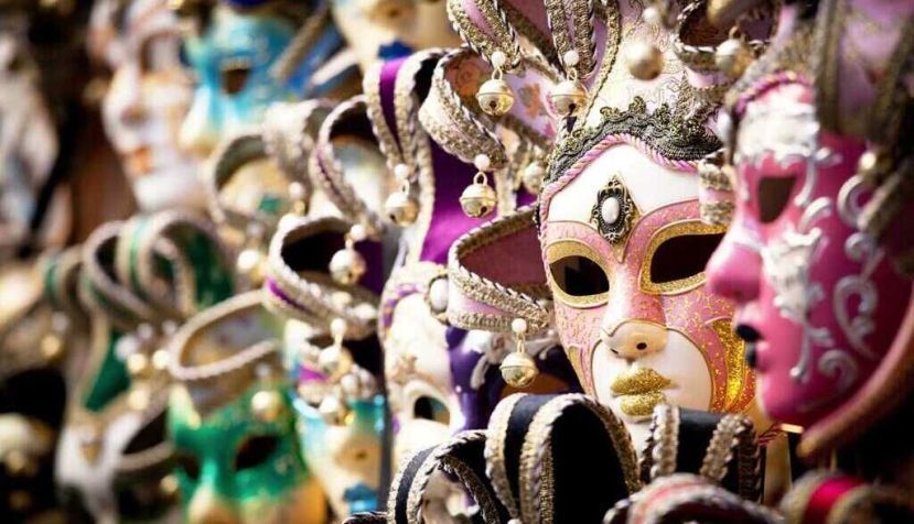 Llegaron los carnavales; España se transforma “tututu, tututu, tutu”