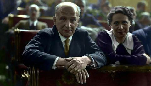  19/12/1933. Los diputados socialistas Francisco Largo Caballero y Margarita Nelken posando sentados en sus escaños del Congreso. Foto Luis Ramón Marín / Fundación Pablo Iglesias. E/Coloreada. https://twitter.com/latinapaterson/status/1311207535429513217 19/12/1933. Los diputados socialistas Francisco Largo Caballero y Margarita Nelken posando sentados en sus escaños del Congreso. Foto Luis Ramón Marín / Fundación Pablo Iglesias. E/Coloreada. https://twitter.com/latinapaterson/status/1311207535429513217 