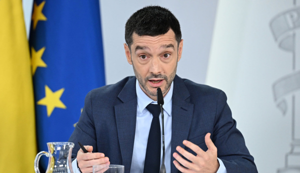 El ministro de Derechos Sociales, Consumo y Agenda 2030, Pablo Bustinduy, durante la rueda de prensa posterioir al Consejo de Ministros. | Pool Moncloa/Borja Puig de la Bellacasa. La Moncloa, Madrid - 23.6.2026