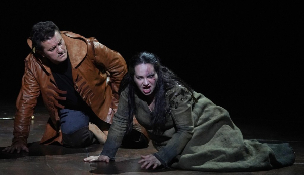 ‘Il Trovatore’: Verdi entre fuego y penumbra