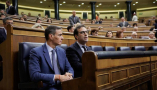 El presidente del Gobierno, Pedro Sánchez, junto al vicepresidente primero y ministro de Economía, Comercio y Empresa, Carlos Cuerpo. | Pool Congreso. Congreso de los Diputados, Madrid - 29.4.2026
