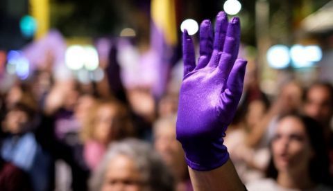 ¡Guardaos de las divisiones el 8 de Marzo!