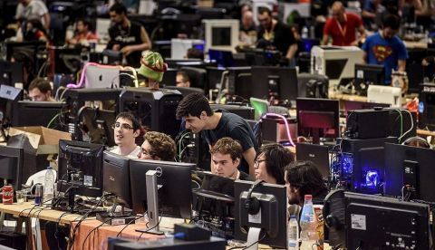Barakaldo (Bizkaia) 4 jul (EFE).- La Euskal Encounter celebra del 22 al 25 de julio en Bilbao Exhibition Centre (BEC) su edición número 25, que será la más grande de su historia al ofrecer 5.024 puestos de ordenador, 416 más que la pasada edición, y contar con más de 8.000 participantes.