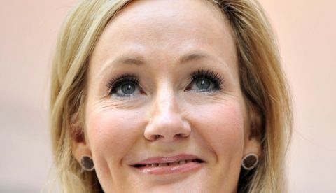 La escritora británica JK Rowling posa para los fotógrafos en un evento. EFE/ANDY RAIN