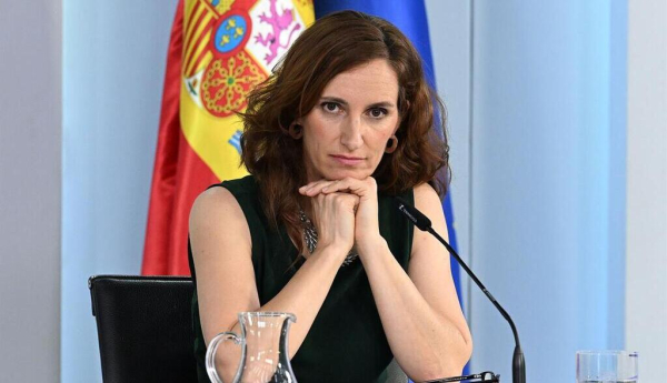 La ministra de Sanidad, Mónica García, durante la rueda de prensa tras el Consejo de Ministros. | Pool Moncloa/Borja Puig de la Bellacasa