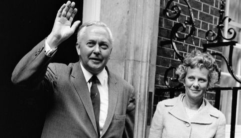 Harold Wilson con su esposa en 1964.