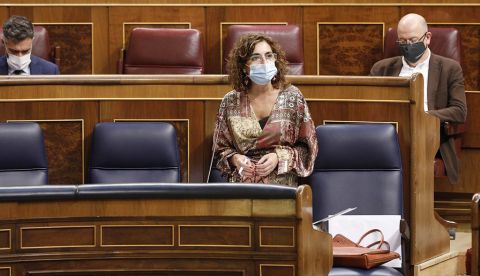 La ministra de Hacienda, María Jesús Montero, durante su réplica en el Congreso este jueves durante la segunda jornada de debate a la totalidad de los Presupuestos de 2021. / PSOE