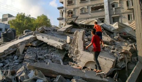  Las partes beligerantes tienen el deber de minimizar las víctimas civiles. Ahmad Hasaballah/Getty Images