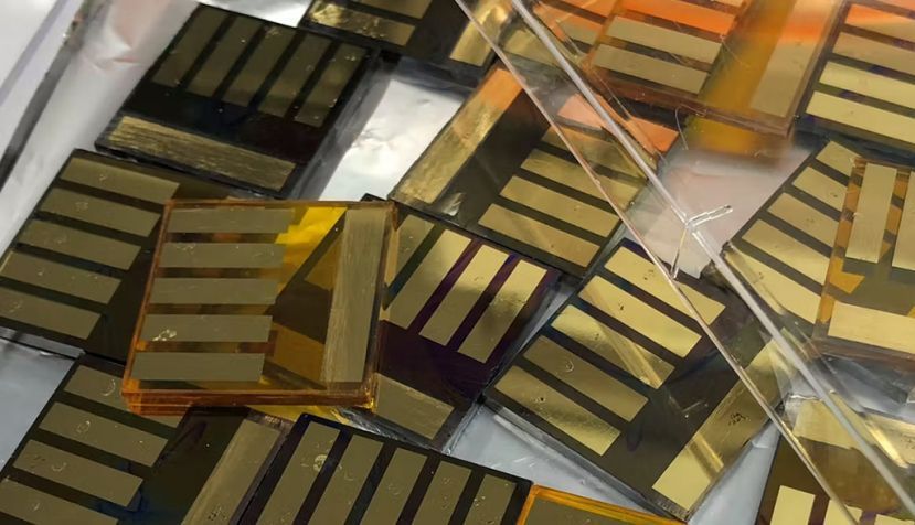 Celulas solares de perovskita fabricadas en el Grupo de Semiconductores Avanzados del Instituto Universitario de Materiales Avanzados de la Universidad Jaume I. GAS-INAM-UJI , Author provided