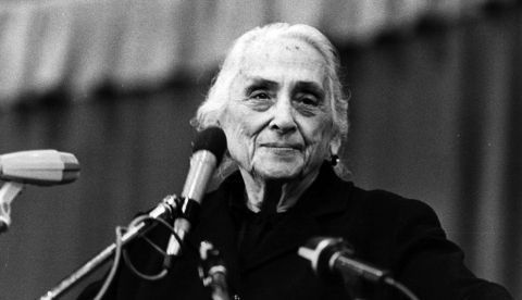 Cien años del PCE: Pasionaria, la mujer que llamó a la "unidad antifascista"