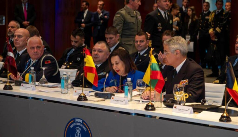 La ministra de Defensa, Margarita Robles, interviene en la segunda jornada del foro estratégico "Chiefs of European Navies Meeting", en Madrid. / © lamoncloa.gob.es. Ministerio de la Presidencia.
