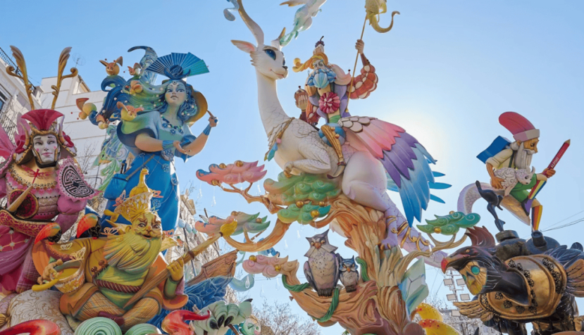 Imagen de las Fallas de Valencia en 2023. AnnaBaranova/Shutterstock