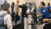 Comprobación de documentos en el aeropuerto de San José (California, Estados Unidos). Matt Gush/Shutterstock