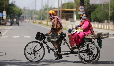 La contaminación del aire en India baja un 40-50 % durante el confinamiento/EFE/EPA/RAMINDER PAL SINGH