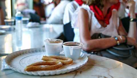Desayuno de churros y chocolate. EFE/Archivo 	   