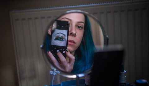 El cerebro reconoce más rápido el rostro propio y activa un "efecto Narciso"/EFE/EPA/Zoltan Balogh