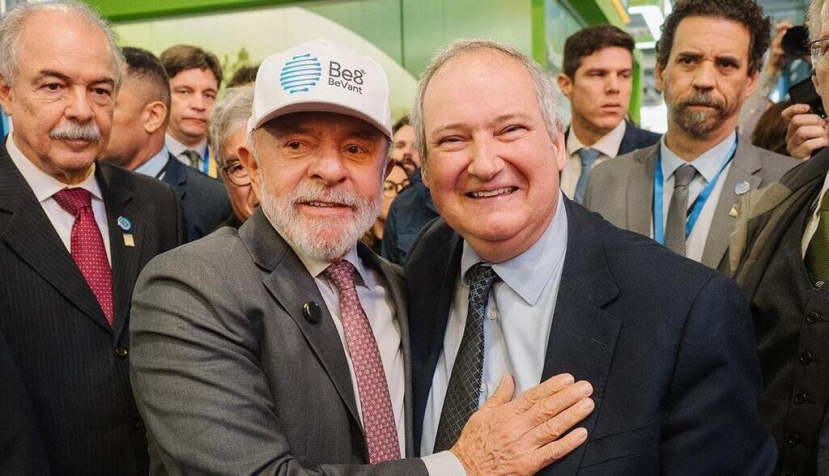 El ministro de Industria y Turismo, Jordi Hereu, coincide con el presidente de Brasil, Lula da Silva, en la feria industrial de Hannover. / © lamoncloa.gob.es. Ministerio de la Presidencia.