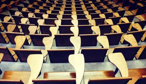 Los cambios introducidos por Castells en su ley no convencen a los universitarios